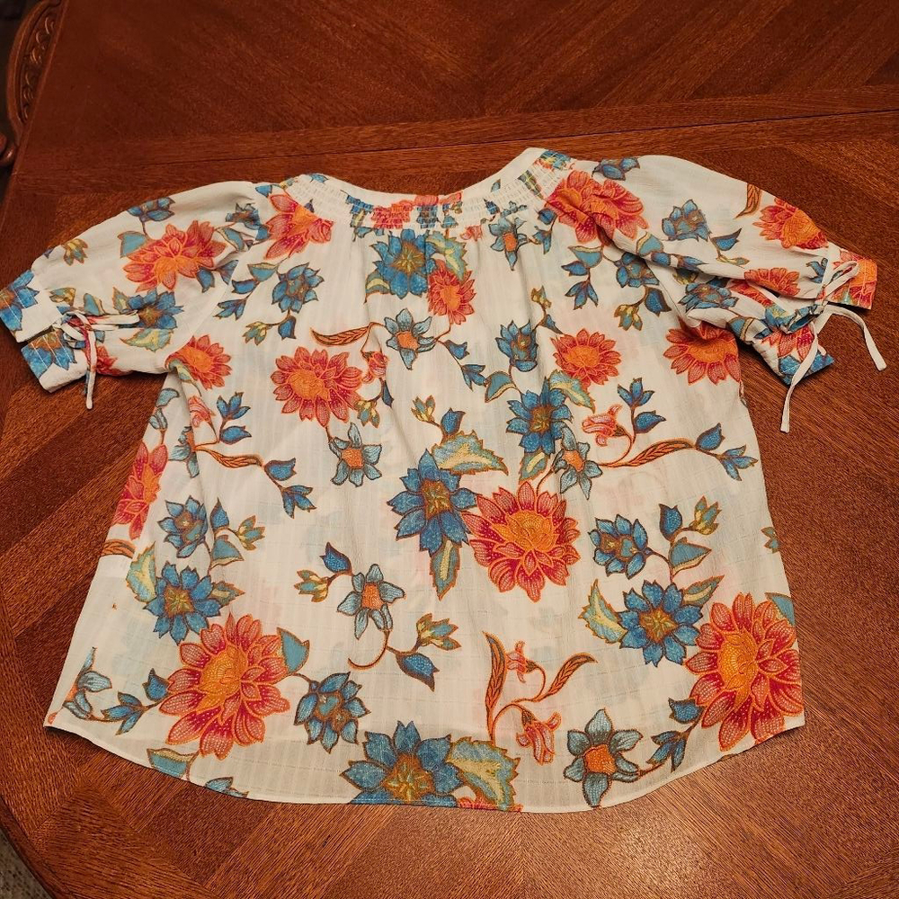 Women's ROSE+OLIVE White Floral Blouse M with Orange & Blue Flowers A2 - Picture 5 of 5